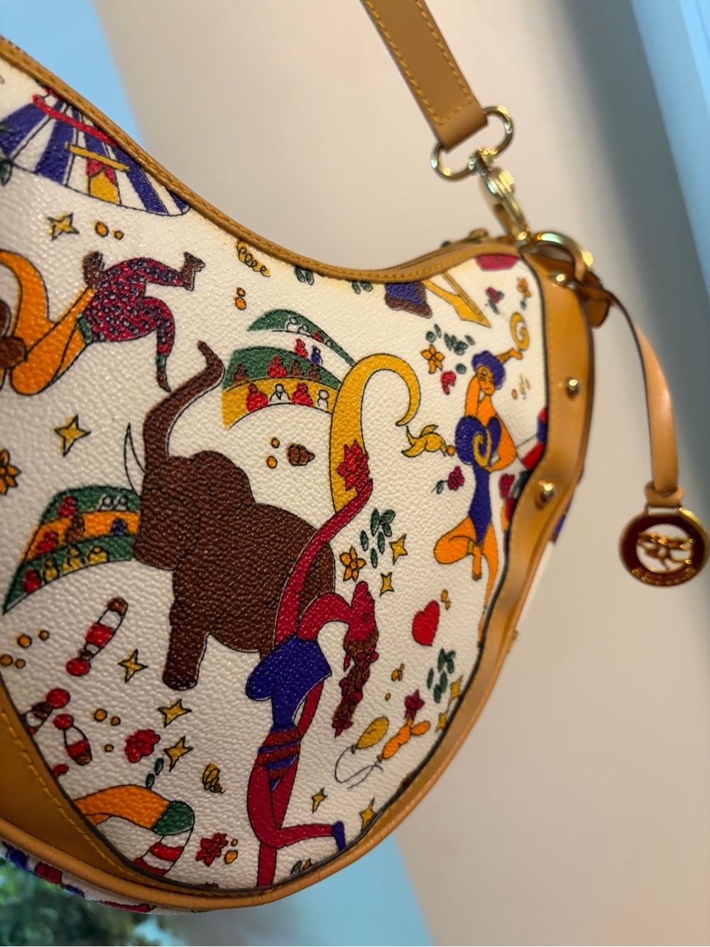 Piero Guidi Mustard Leather-Trim Circus Print Crescent Shoulder Bag - Picture 4 of 5